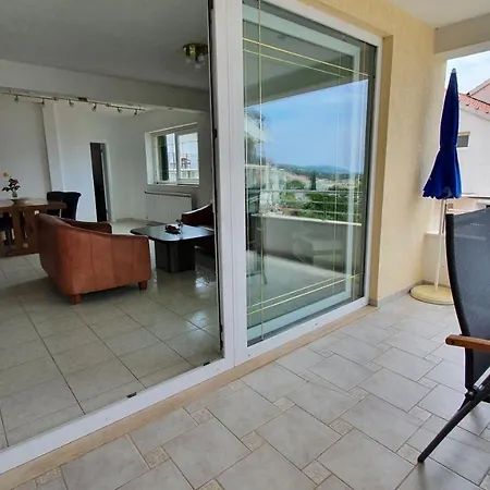 Apartment Riljic *